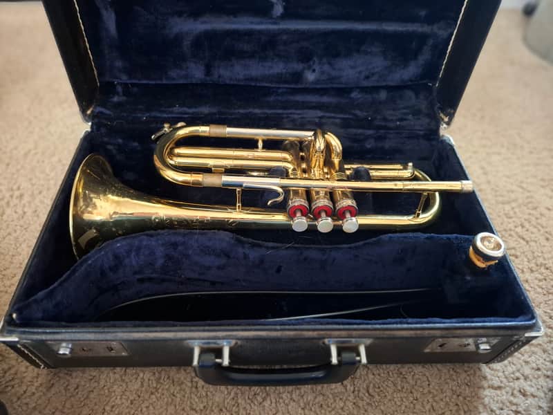 Vintage Conn Director Shooting Star good condition Cool Patterned Case with logo image 1