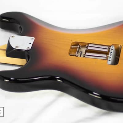 Fender American Deluxe Stratocaster HSS Sunburst image 8