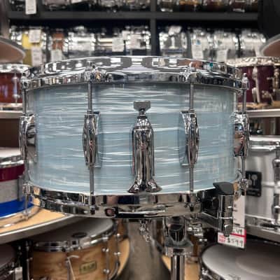 Gretsch USA Custom 6.5 x 14" Snare Drum, 10 Lugs (Vintage Oyster White) image 2