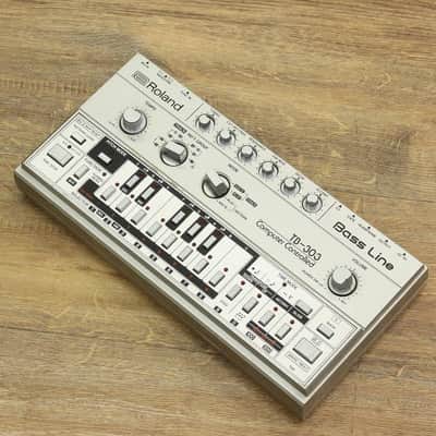 ROLAND TB-303 Bass Line [130700] (01/09)