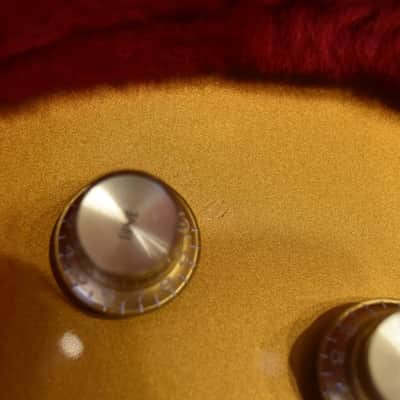 Gibson Les Paul Classic Gold Top image 18