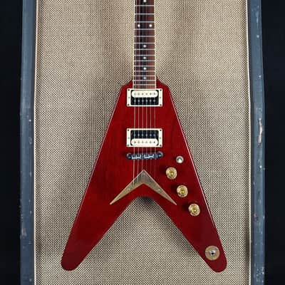 1980 Dean V - 100% Original - Excellent Condition - Original Case and Case Candy image 2