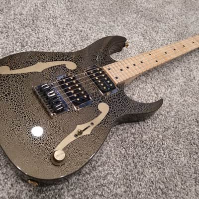 Ibanez PGMM31 Mikro 2022 - Gold and Black Crackle PGM RG JEM image 8