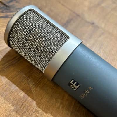 sE Electronics Z5600A Valve Condenser Mic Outfit image 4