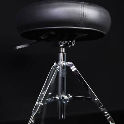 Roc-N-Soc Extended Base Round Throne - Black image 3