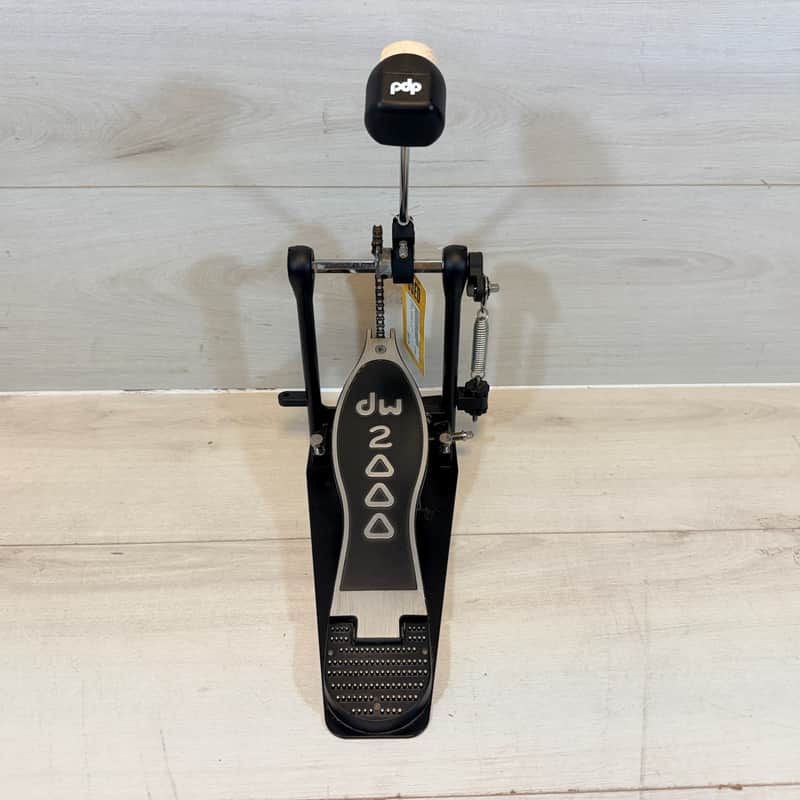 DW 2000 Series Single Bass Drum Pedal w/ 2-Way Beater 2010's image 1