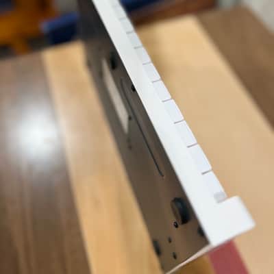 Arturia MiniLab MkII 25-Key MIDI Controller 2017 - Present - White image 3