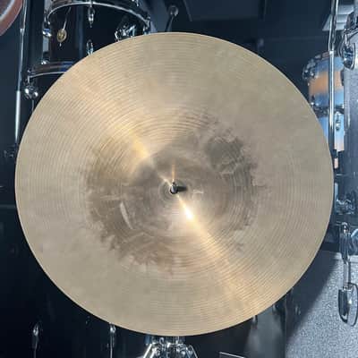Vintage 60's Zildjian 18" Medium Crash 1380g. (Bag 4) image 4