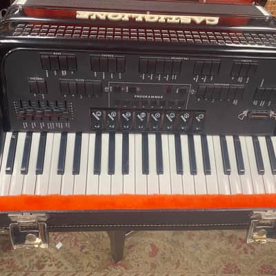 Castiglione  Accordion image 1