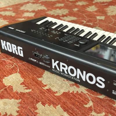 KORG Kronos 2 61-Key Workstation w/Gator Case image 9