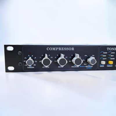 API 2500 Stereo Bus Compressor 2000 - 2019 - Black image 4