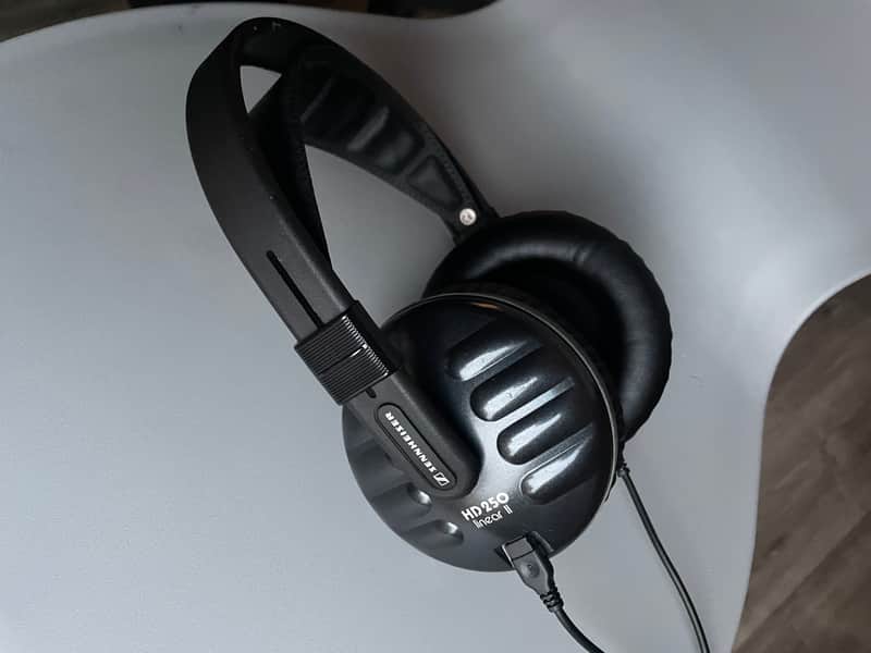 Sennheiser HD250 Linear II HD250II High End Headphones | Very Good Condition