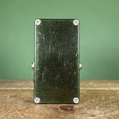 EarthQuaker Devices Arrows Preamp Booster 2015 - 2017 - Green Sparkle / White Print image 3