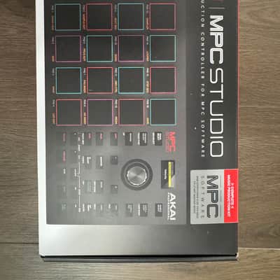 Akai MPC Studio Music Production Controller 2021 - Present - Black image 1