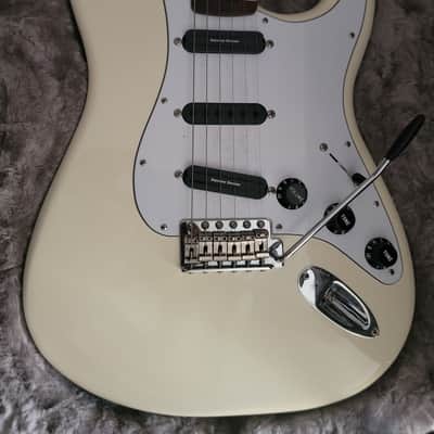 Fender Ritchie Blackmore Artist Series Signature Stratocaster 2009 - Present - Olympic White image 2