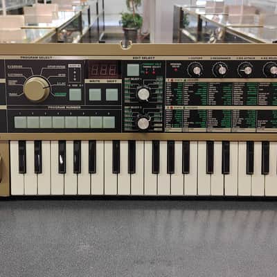 Korg MicroKORG 37-Key Synthesizer/Vocoder 2002 - 2019 - Silver