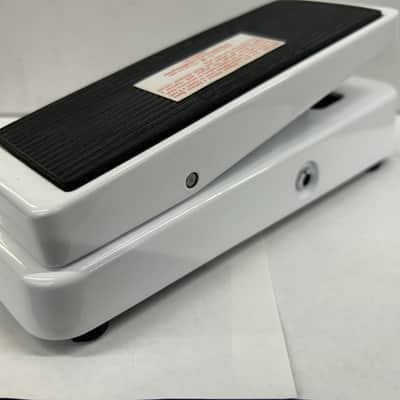 Dunlop 105Q Cry Baby Bass Wah 1999 - Present - White image 1