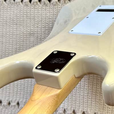 2020 G&L USA Fullerton Deluxe Legacy Swamp Ash Hard Rock Maple Vintage Blonde Plek'd 7 lb 4 oz image 6