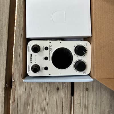 Mooer GL100 looper Drum machine  - White with box sampler groove box image 12
