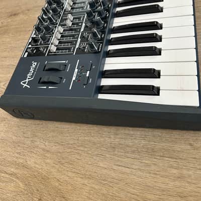 Arturia MiniBrute 25-Key Synthesizer 2012 - 2018 - Black image 4
