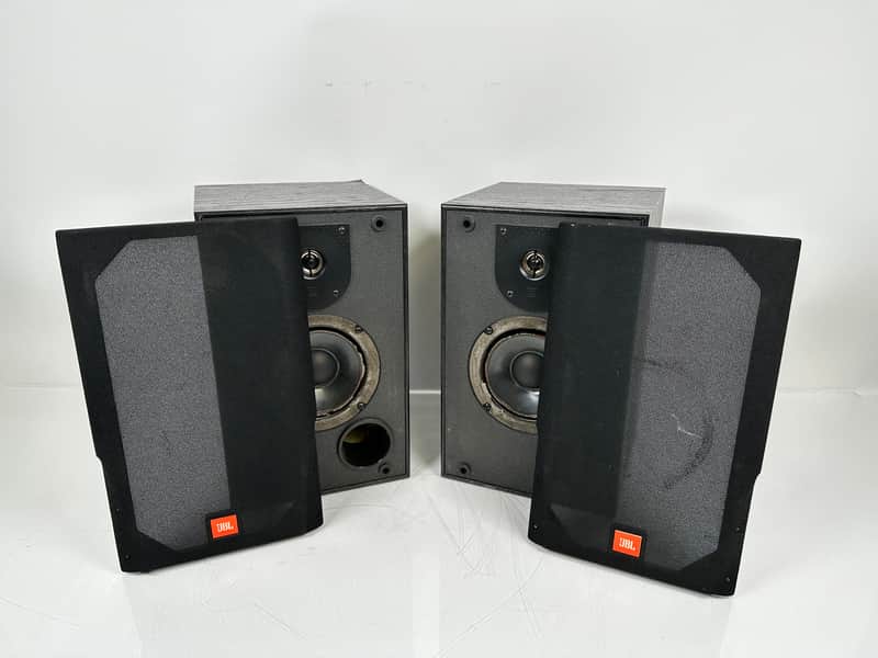 JBL MR25 Compact 2- Way Bookshelf Speakers Monitors image 1