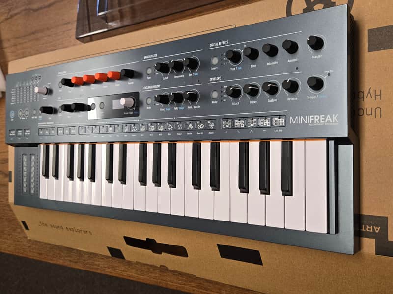 Arturia MiniFreak 37-Key 6-Voice Polyphonic Hybrid Synthesizer