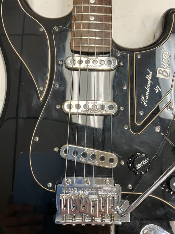 Burns London Club Series Cobra DX Guitar w Tri-Sonic Pickups with