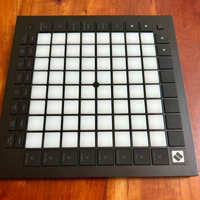Novation Launchpad Pro MKIII Pad Controller 2020 - Present - Black image 6