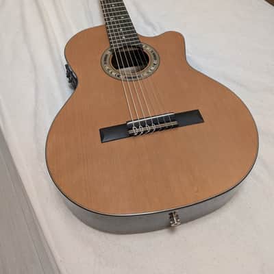 Kremona Fiesta F65CW-7S 7-String Nylon Classical Guitar – Fishman Electronics, Gig Bag Included – Mint image 4