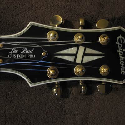 Epiphone Les Paul Custom Black Back Tuxedo, Off White and Black Coil Tapped with Gig Bag image 4