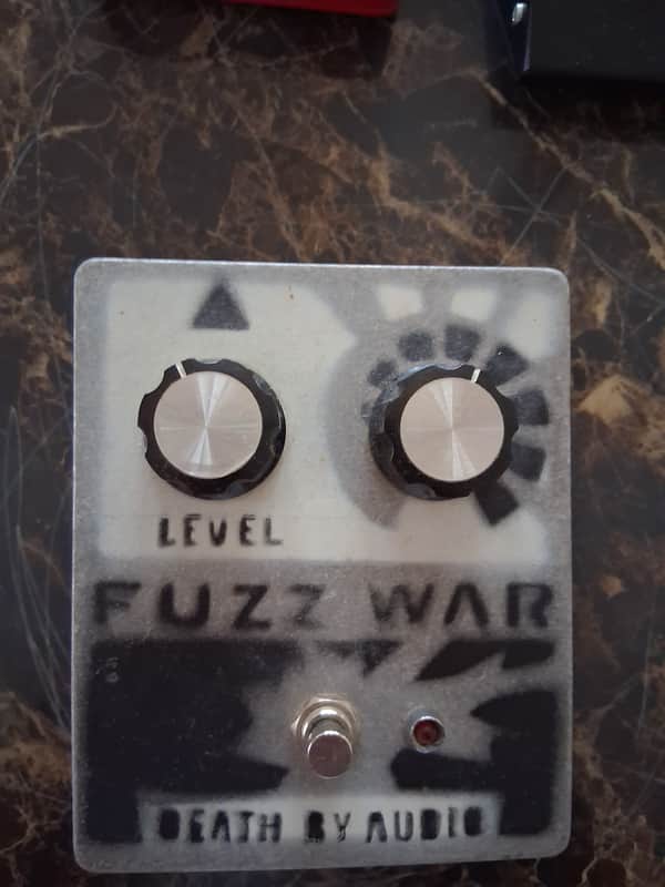 Death By Audio Fuzz War