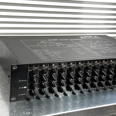 Roland M-12E 12-Channel Line Mixer image 6