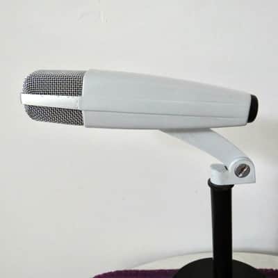 Sennheiser MD 421-U Cardioid Dynamic Microphone image 3