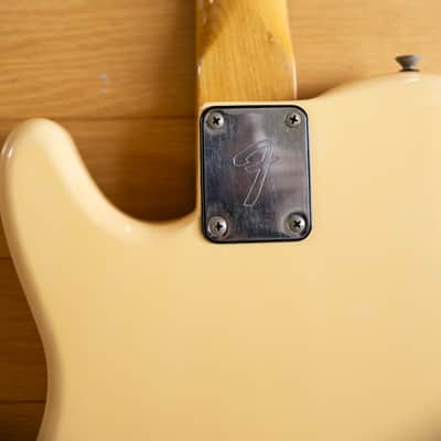 Fender Bullet Single Cutaway with Rosewood Fretboard 1981 image 6