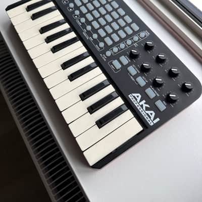 Akai APC Key 25 2014 - Present - Black