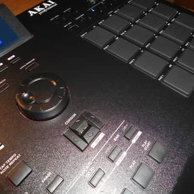 Akai MPC 2000XL Custom Black w/Blue LEDs & Black PADs 1GB CF Drive 32MB RAM imagen 6