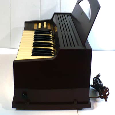 Magnus Model 300 Jewel Chord Organ / 1960's Vintage image 4