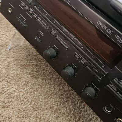 Yamaha Yamaha RX-V690 Audio Video Receiver (1993-95) 1993 - Black image 7