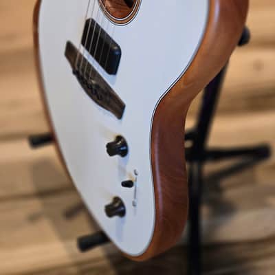 Fender American Acoustasonic Jazzmaster 2021 - Present - Arctic White image 7