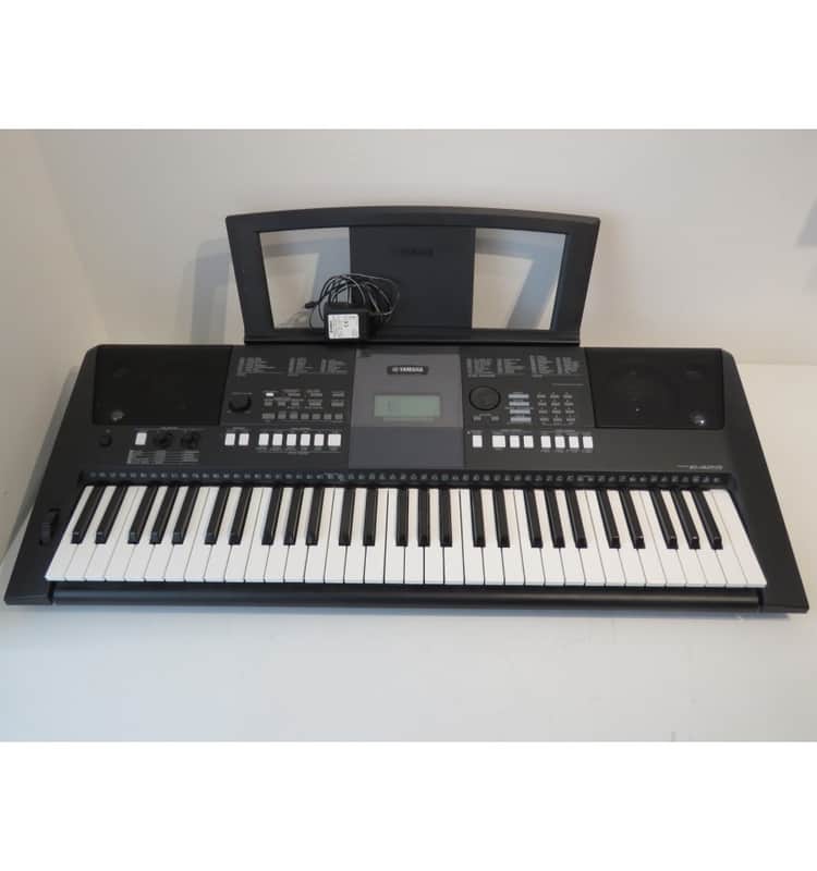 Yamaha PSR E423 61 Key Portable Keyboard image 1