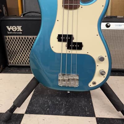 Fender MIM Standard Precision Bass with Rosewood Fretboard 2010 - Lake Placid Blue image 5