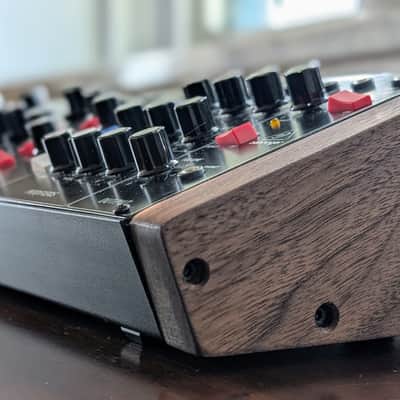 Solid Black Walnut Side Panels for Behringer Model D (Fits Neutron, Pro-1, WASP, Cat, etc)