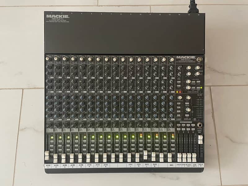Mackie 1604-VLZ Pro 16-Channel Mic / Line Mixer | Reverb