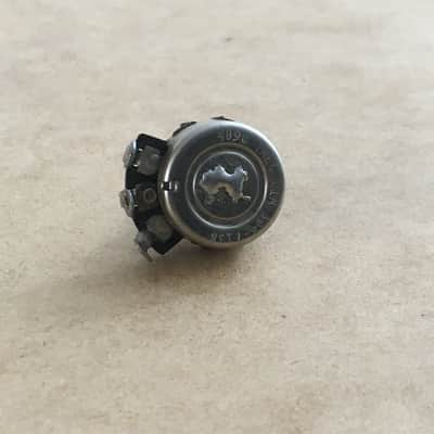 Vintage USA 1971 Stackpole Pot 4890 1 Meg LIN Guitar Potentiometer SOLID Shaft image 8