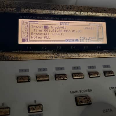 Akai MPC2000XL MIDI Production Center - 32MB RAM, 8-Outs, CF Reader image 6