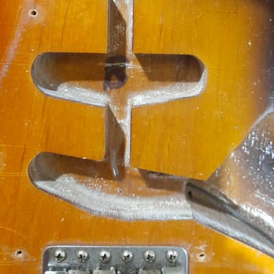 Fender AVRI Stratocaster 1983 - Sunburst image 12