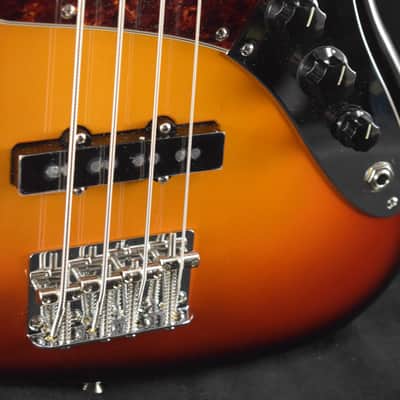 Fender Vintera III Early '70s Jazz Bass 3-Color Sunburst Maple Fingerboard image 3