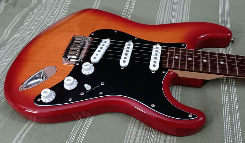 Squier Standard Stratocaster 2001 - 2018 | Reverb