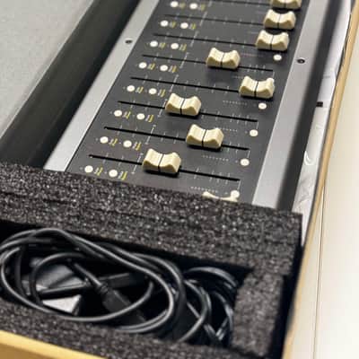 Softube Console 1 Fader USB DAW Control Surface 2019 - Gray image 9