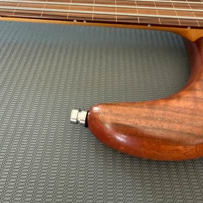 Hanewinckel Custom Pro Series 5-string Fretless Bass image 8